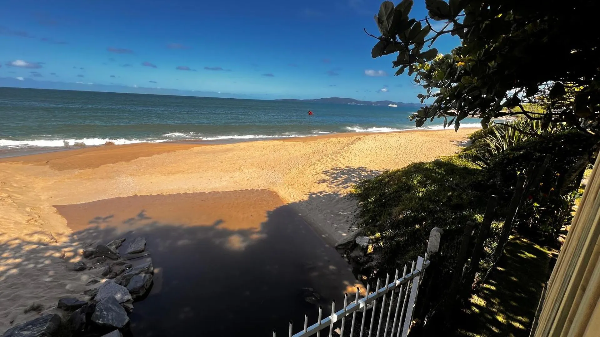 度假居 Casa Pe Na Areia, De Frente Ao Mar Em Itapema别墅